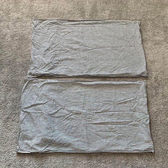 2 Pottery Barn King Wheaton Stripes Pillowcases with Button Closure - Picture 3 of 3